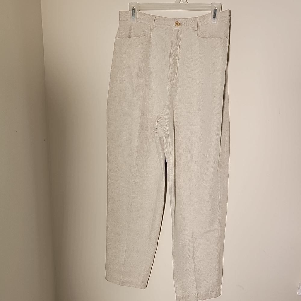 Liz Claiborne Womens  Light Tan Slacks. Size 12. Front‎ Pockets.